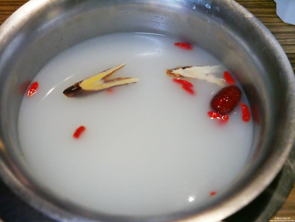 【樹林美食】肉多多火鍋-樹林中山店,個人餐299元起,必點爆炒蒜頭蛤蠣雞湯,自助吧吃到飽超滿足,還有豐富桌遊等您玩。 - 第47張圖 P1930275