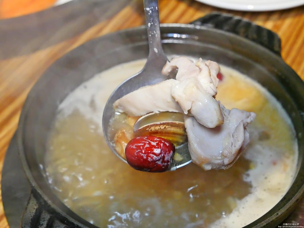 【樹林美食】肉多多火鍋-樹林中山店,個人餐299元起,必點爆炒蒜頭蛤蠣雞湯,自助吧吃到飽超滿足,還有豐富桌遊等您玩。 - 第56張圖 P1930304