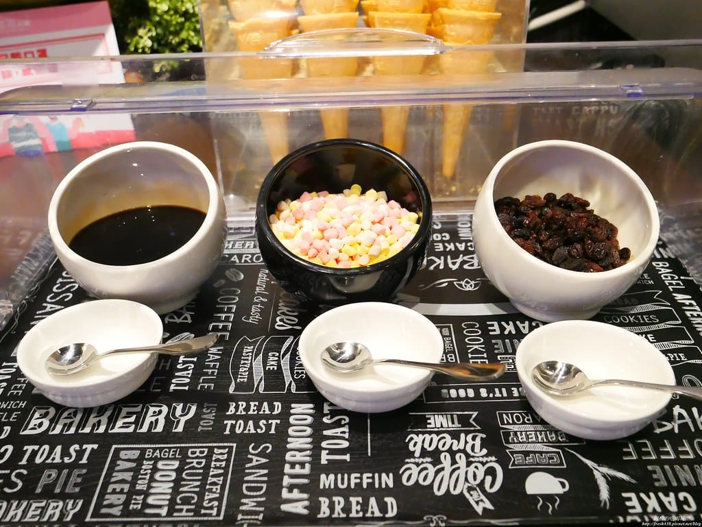 【樹林美食】肉多多火鍋-樹林中山店,個人餐299元起,必點爆炒蒜頭蛤蠣雞湯,自助吧吃到飽超滿足,還有豐富桌遊等您玩。 - 第43張圖 P1930259