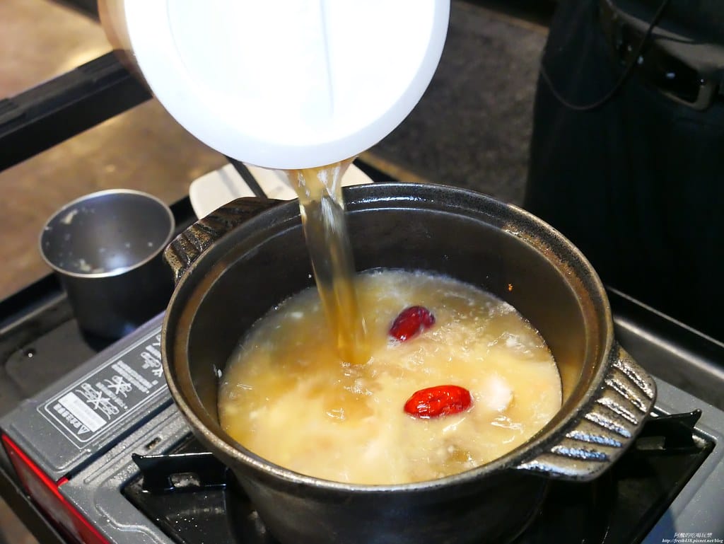【樹林美食】肉多多火鍋-樹林中山店,個人餐299元起,必點爆炒蒜頭蛤蠣雞湯,自助吧吃到飽超滿足,還有豐富桌遊等您玩。 - 第54張圖 P1930296