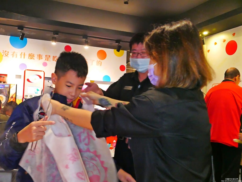 【樹林美食】肉多多火鍋-樹林中山店,個人餐299元起,必點爆炒蒜頭蛤蠣雞湯,自助吧吃到飽超滿足,還有豐富桌遊等您玩。 - 第66張圖 P1930323