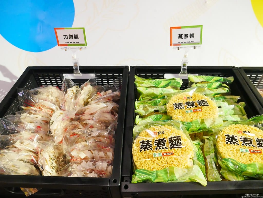 【樹林美食】肉多多火鍋-樹林中山店,個人餐299元起,必點爆炒蒜頭蛤蠣雞湯,自助吧吃到飽超滿足,還有豐富桌遊等您玩。 - 第30張圖 P1930240
