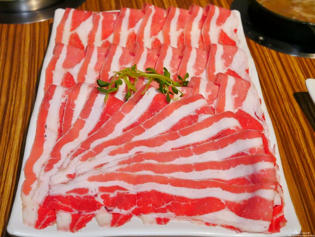 【樹林美食】肉多多火鍋-樹林中山店,個人餐299元起,必點爆炒蒜頭蛤蠣雞湯,自助吧吃到飽超滿足,還有豐富桌遊等您玩。 - 第61張圖 P1930307