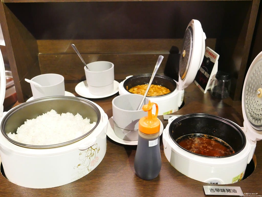 【樹林美食】肉多多火鍋-樹林中山店,個人餐299元起,必點爆炒蒜頭蛤蠣雞湯,自助吧吃到飽超滿足,還有豐富桌遊等您玩。 - 第32張圖 P1930242