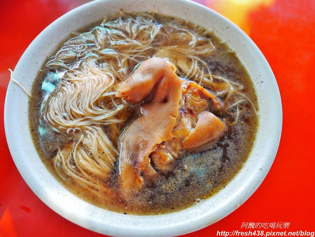 【高雄美食】福安粄條當歸鴨,必吃當歸鴨肉湯、豬腳、手工米血,來到美濃怎麼可以錯過它!! - 第17張圖 9