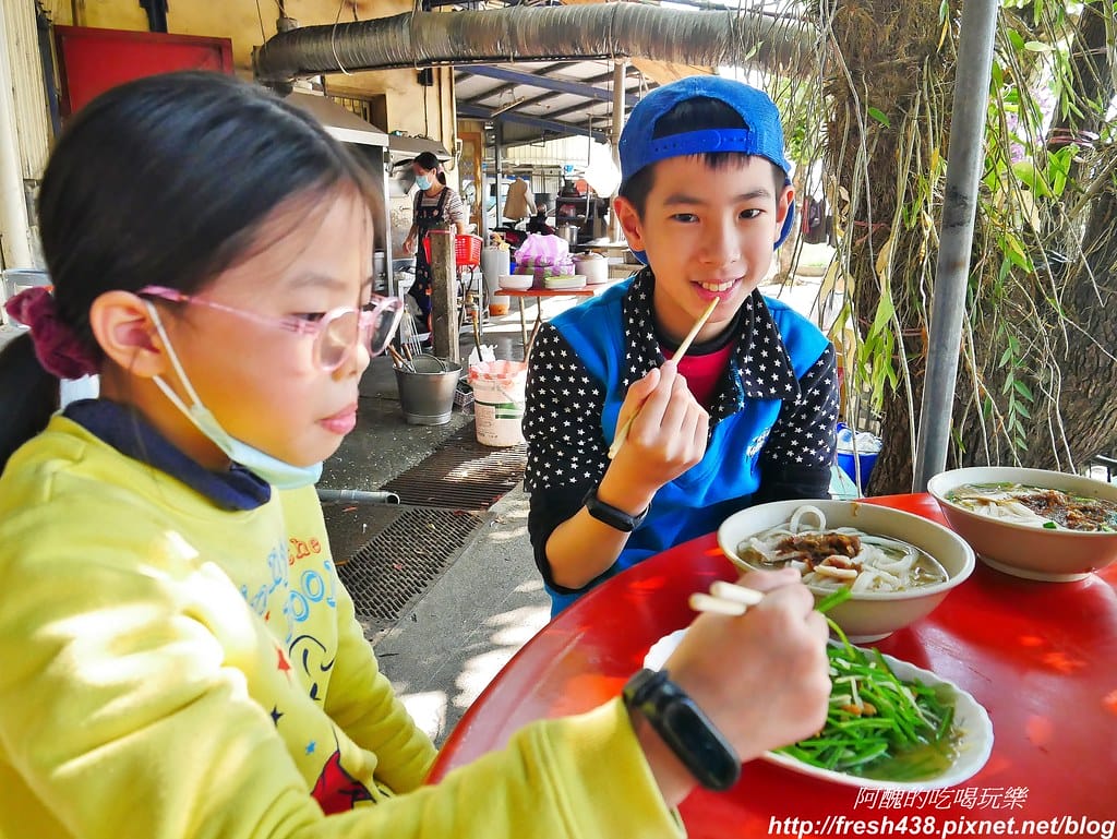 【高雄美食】福安粄條當歸鴨,必吃當歸鴨肉湯、豬腳、手工米血,來到美濃怎麼可以錯過它!! - 第22張圖 14