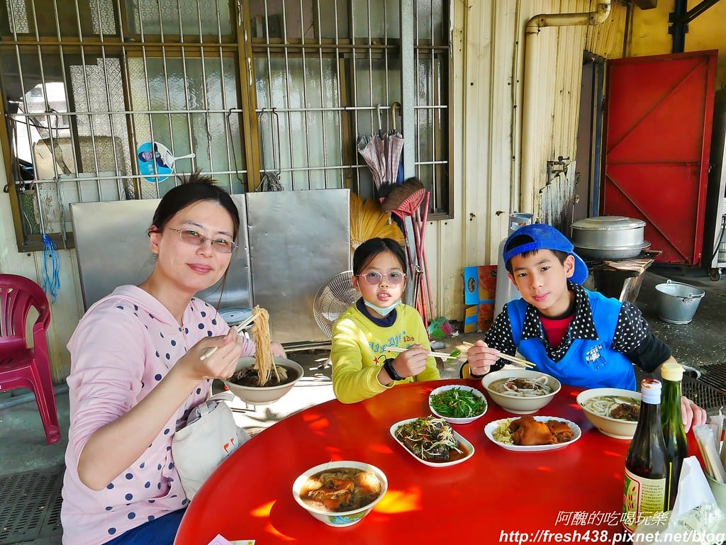 【高雄美食】福安粄條當歸鴨,必吃當歸鴨肉湯、豬腳、手工米血,來到美濃怎麼可以錯過它!! - 第23張圖 14-2