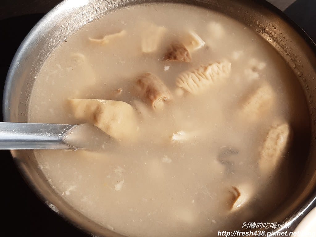 【新莊美食】真味肉圓,新莊四維市場必吃,清蒸肉圓皮Q彈、肉餡多,肉粽更是綿密超好吃,四神湯料多味美。 - 第14張圖 20210221_142643
