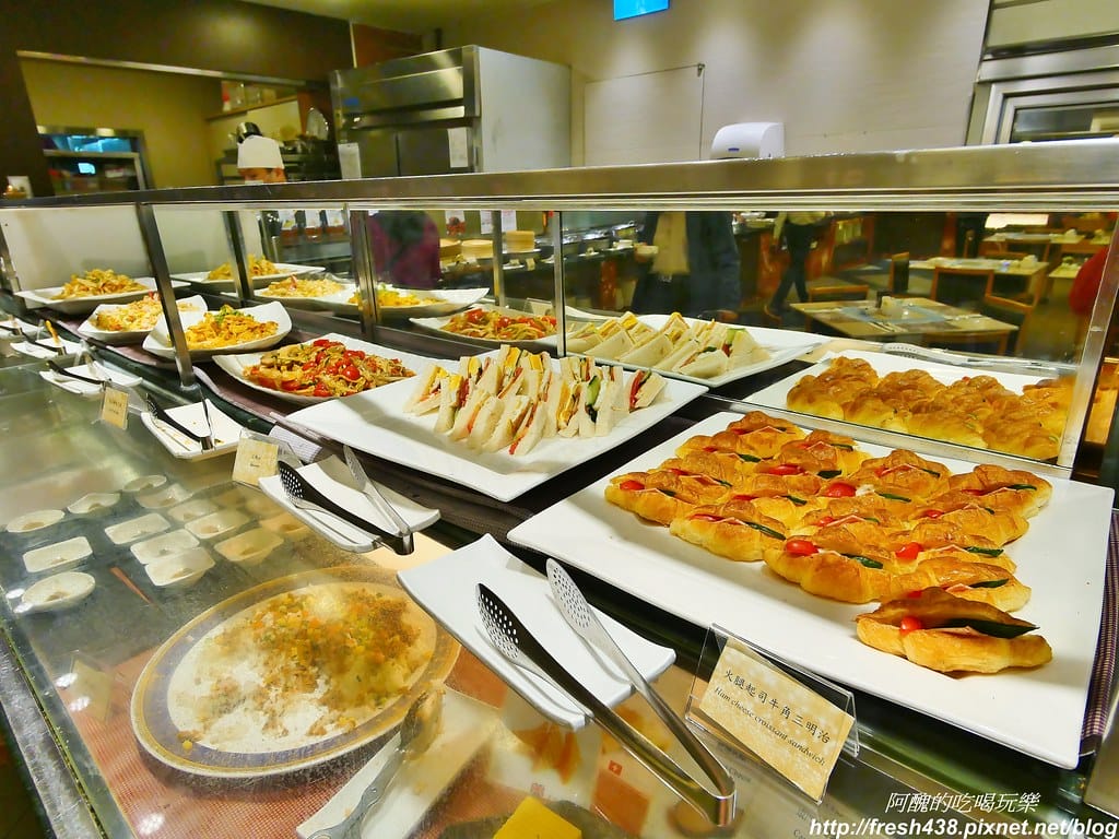 【台中親子飯店】長榮桂冠酒店(台中),雖是老飯店,但服務實在超貼心,還有多元親子設施供您玩耍喔。 - 第81張圖 56