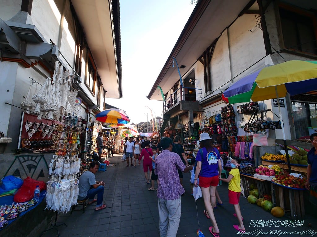 P1015797烏布傳統市場營業時間是8點-18點