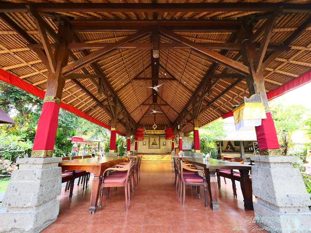 【峇里島美食】Laka Leke Restaurant脆皮髒鴨餐,絕美花園景觀餐廳,當地導遊大推的烏布美食,是我吃過最美味的髒鴨餐! - 第14張圖 P1015776