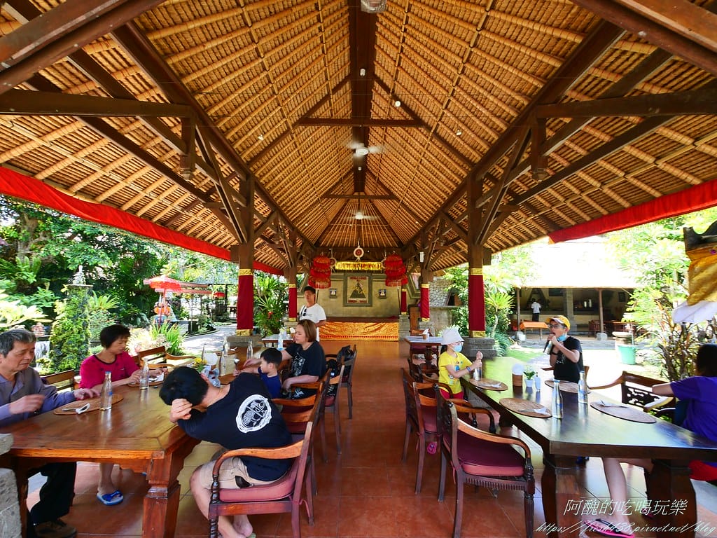 【峇里島美食】Laka Leke Restaurant脆皮髒鴨餐,絕美花園景觀餐廳,當地導遊大推的烏布美食,是我吃過最美味的髒鴨餐! - 第15張圖 P1015738