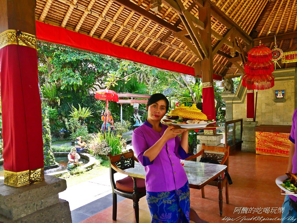 【峇里島美食】Laka Leke Restaurant脆皮髒鴨餐,絕美花園景觀餐廳,當地導遊大推的烏布美食,是我吃過最美味的髒鴨餐! - 第21張圖 P1015748