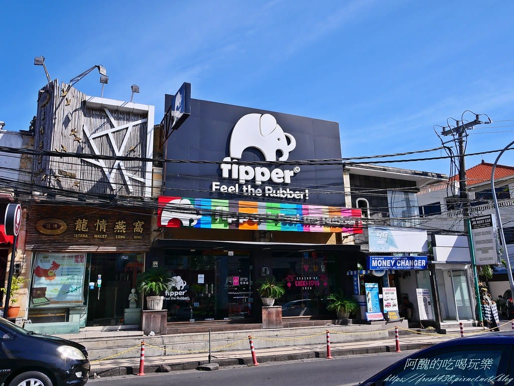 P1015978洋人街是因洋人居多而得名，導遊建議在KUTA可以買的是拖鞋
