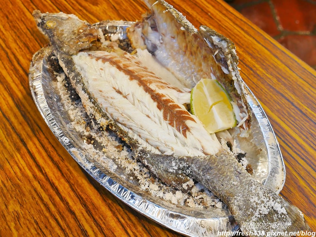 【台中美食】元火烤魚,海鮮料理迷人又甜美,火烤魚、鮮蝦、魷魚、鮮蚵及蛤蠣,讓人口水直流。 - 第23張圖 22