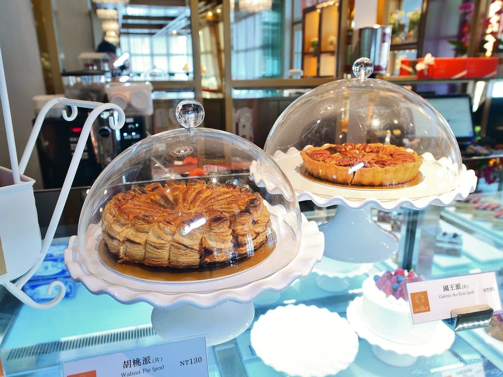 【台北美食】歐華酒店-歐麗蛋糕坊,爆汁炸雞腿,好吃到骨頭都快啃下肚,輕食、下午茶、品咖啡的好去處。 - 第17張圖 12