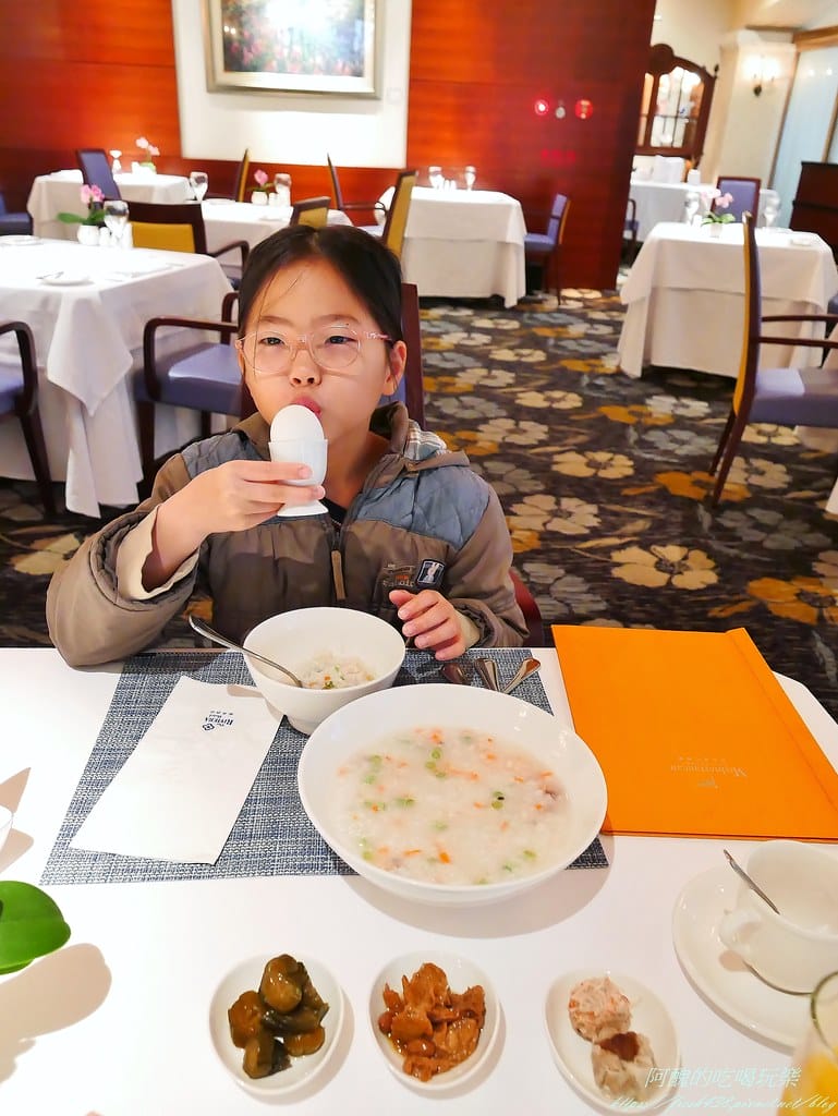 【台北美食】地中海牛排館,歐華酒店早餐單點吃到飽,必吃現煮海鮮粥。 - 第26張圖 31