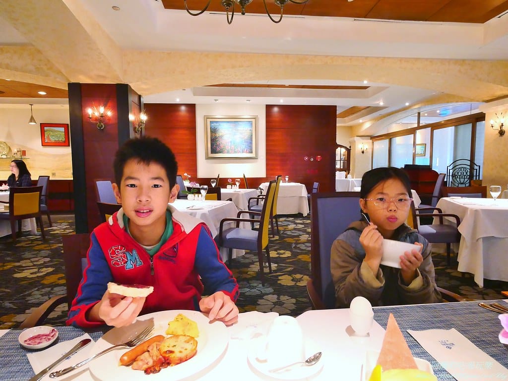 【台北美食】地中海牛排館,歐華酒店早餐單點吃到飽,必吃現煮海鮮粥。 - 第25張圖 30-2