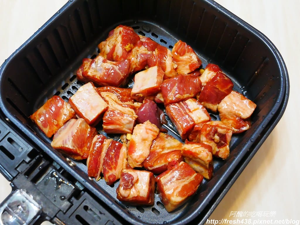 【氣炸鍋食譜】氣炸豬小排,不沾粉,熱量更低,12分鐘完美上桌。 - 第7張圖 P1940808