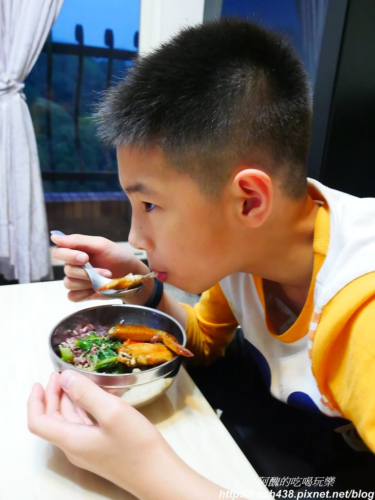 【氣炸鍋食譜】氣炸蠔油雞翅,2種食材,不沾粉,好吃到小孩搶破頭啊! - 第16張圖 P1940884