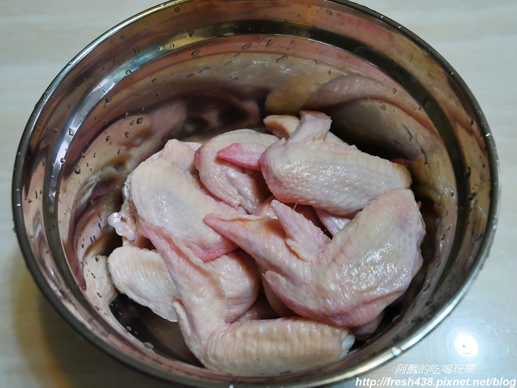 【氣炸鍋食譜】氣炸蠔油雞翅,2種食材,不沾粉,好吃到小孩搶破頭啊! - 第3張圖 P1940846