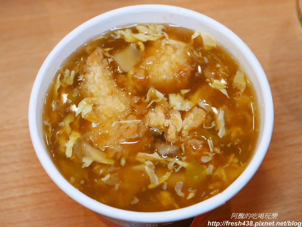 【高雄美食】丹丹漢堡(三多店),南部必吃速食店,最新菜單/停車資訊大公開。 - 第27張圖 P1940924