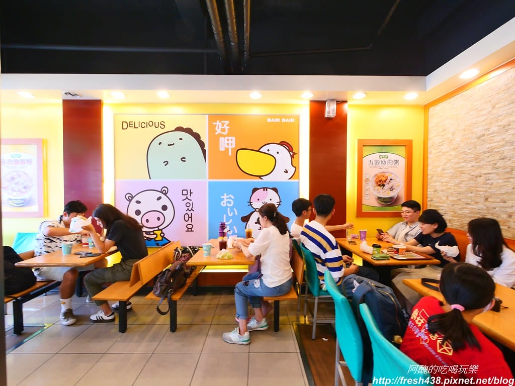 【高雄美食】丹丹漢堡(三多店),南部必吃速食店,最新菜單/停車資訊大公開。 - 第17張圖 P1033975