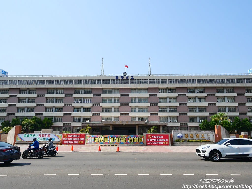 【高雄美食】丹丹漢堡(三多店),南部必吃速食店,最新菜單/停車資訊大公開。 - 第4張圖 P1033971