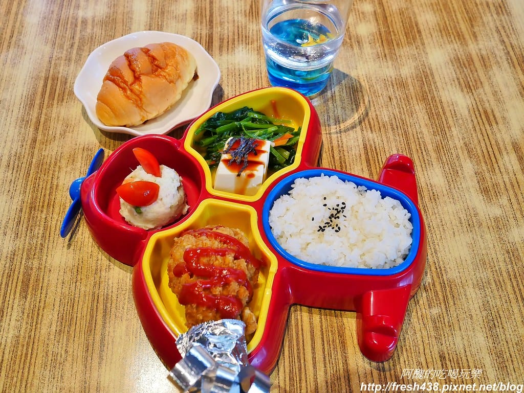 【宜蘭美食】綠海咖啡坊,中西式料理皆出眾,完美複合式餐飲,更是親子友善餐廳,生日免費慶生還送您蛋糕。 - 第44張圖 27