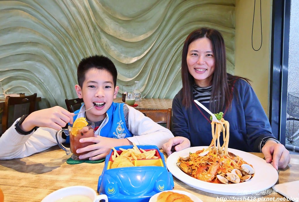 【宜蘭美食】綠海咖啡坊,中西式料理皆出眾,完美複合式餐飲,更是親子友善餐廳,生日免費慶生還送您蛋糕。 - 第75張圖 39-2