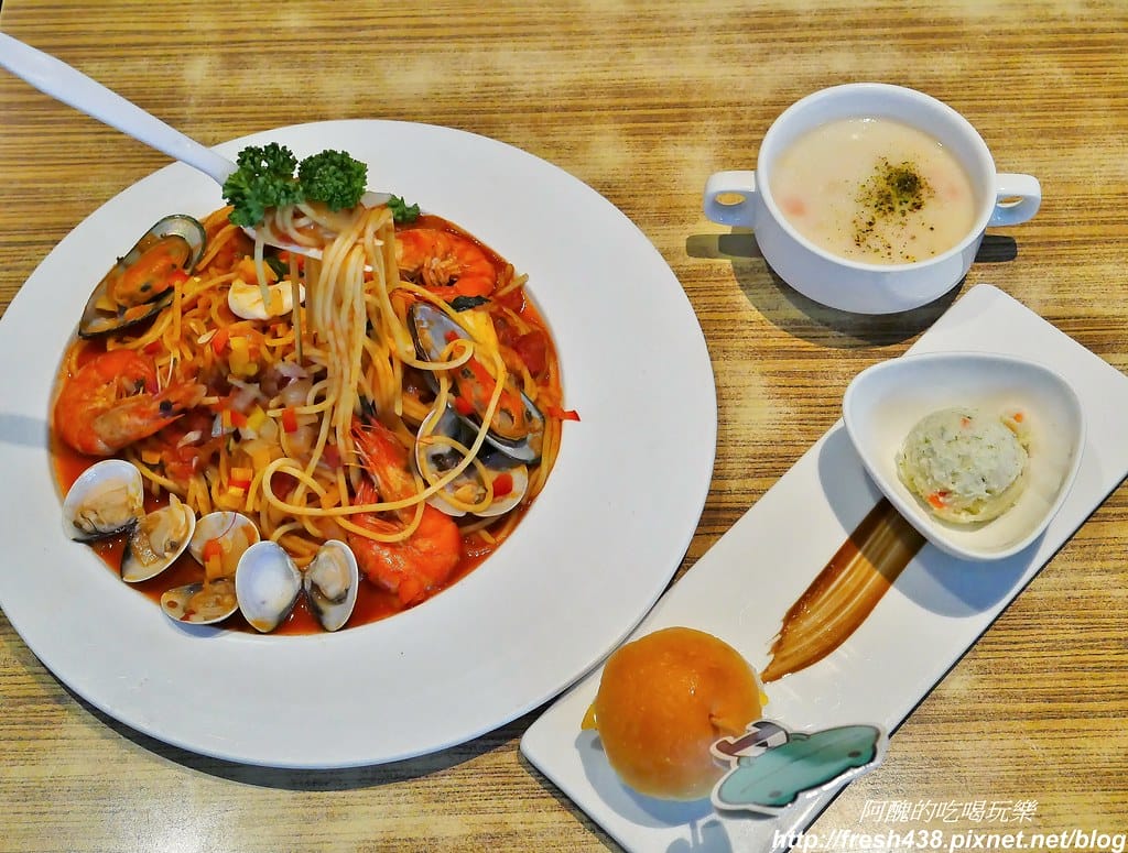 【宜蘭美食】綠海咖啡坊,中西式料理皆出眾,完美複合式餐飲,更是親子友善餐廳,生日免費慶生還送您蛋糕。 - 第67張圖 36