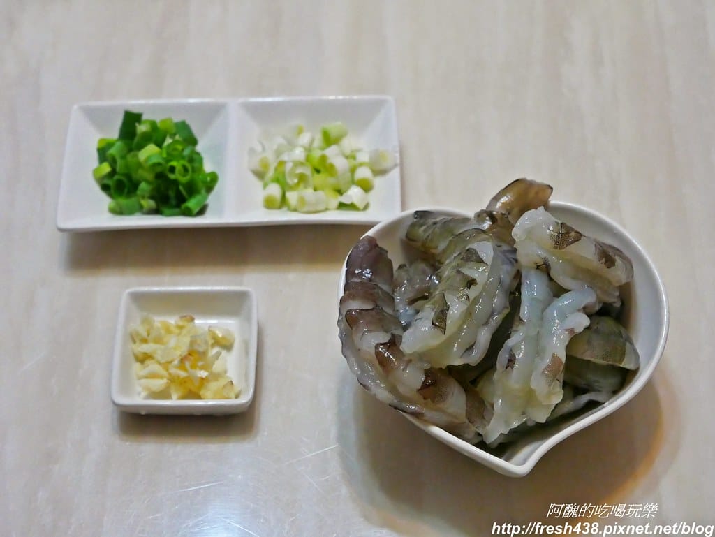 蒜蓉蒸蝦,不到5分鐘就能上菜,備料超簡單。 - 第2張圖 P1950888