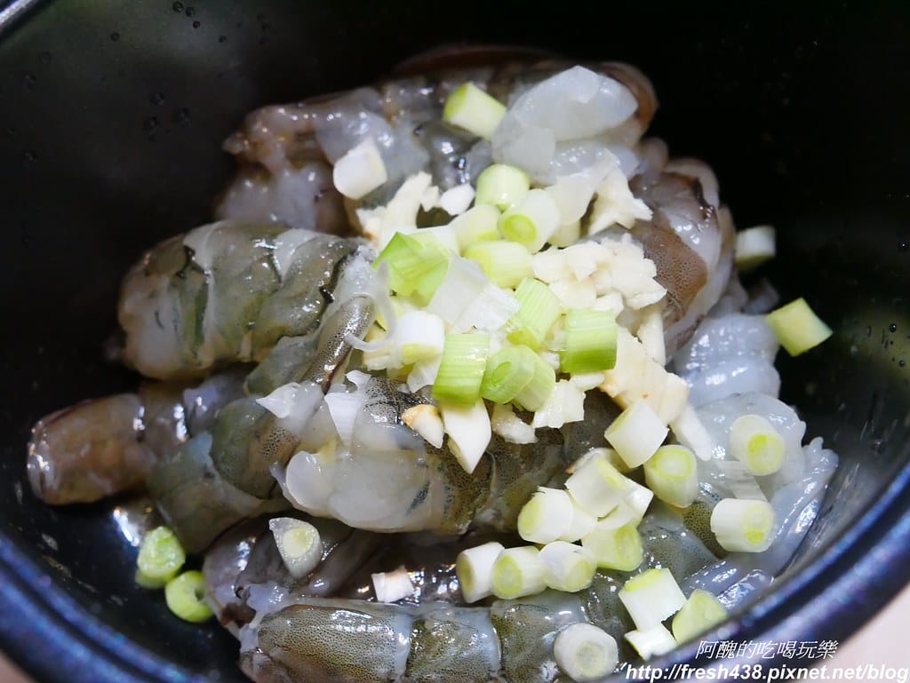 蒜蓉蒸蝦,不到5分鐘就能上菜,備料超簡單。 - 第8張圖 P1950894