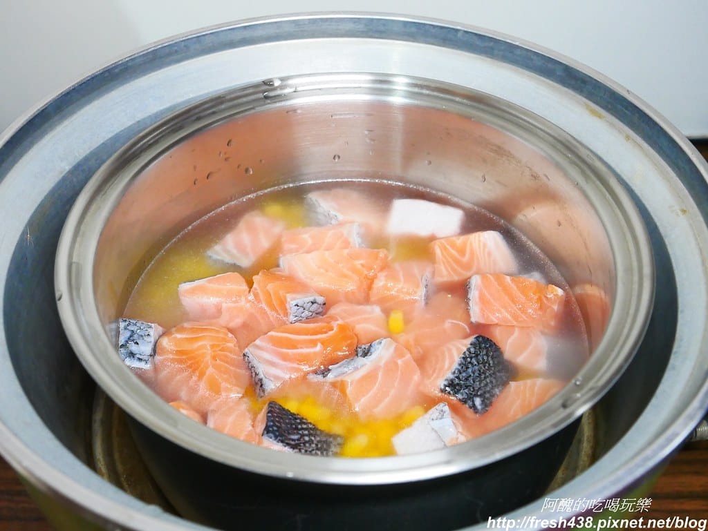 【電鍋食譜】鮭魚玉米炊飯,一鍵按下就搞定,營養豐富、作法超簡單。 - 第6張圖 P1960191