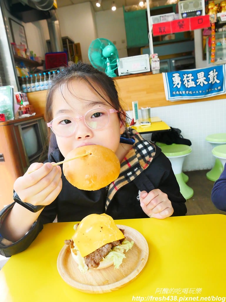 【新北美食】富士商號fuji元祖店,炒泡麵配太陽蛋,必吃三峽早午餐。 - 第22張圖 17-1