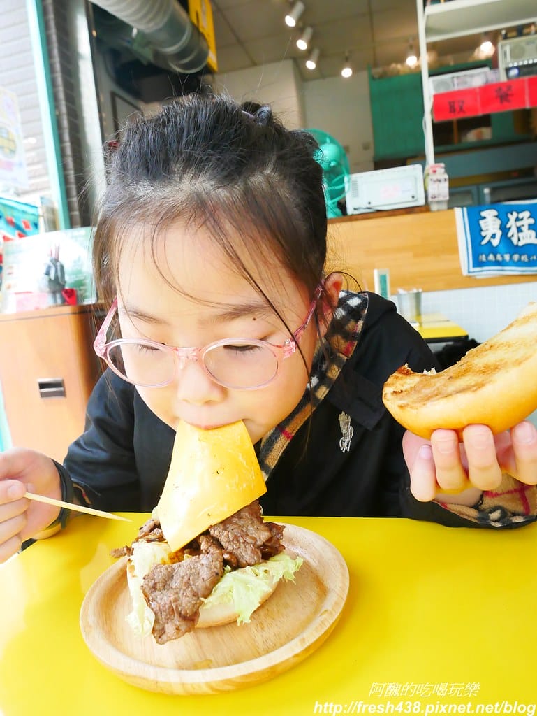 【新北美食】富士商號fuji元祖店,炒泡麵配太陽蛋,必吃三峽早午餐。 - 第23張圖 17-2