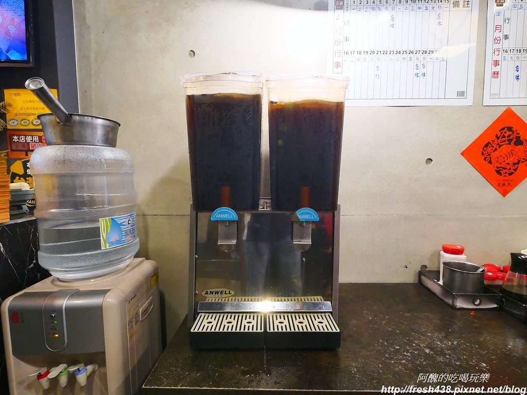 【花蓮美食】正品蚵仔煎,吹冷氣吃蚵仔煎,紅茶免費喝到飽。 - 第11張圖 10