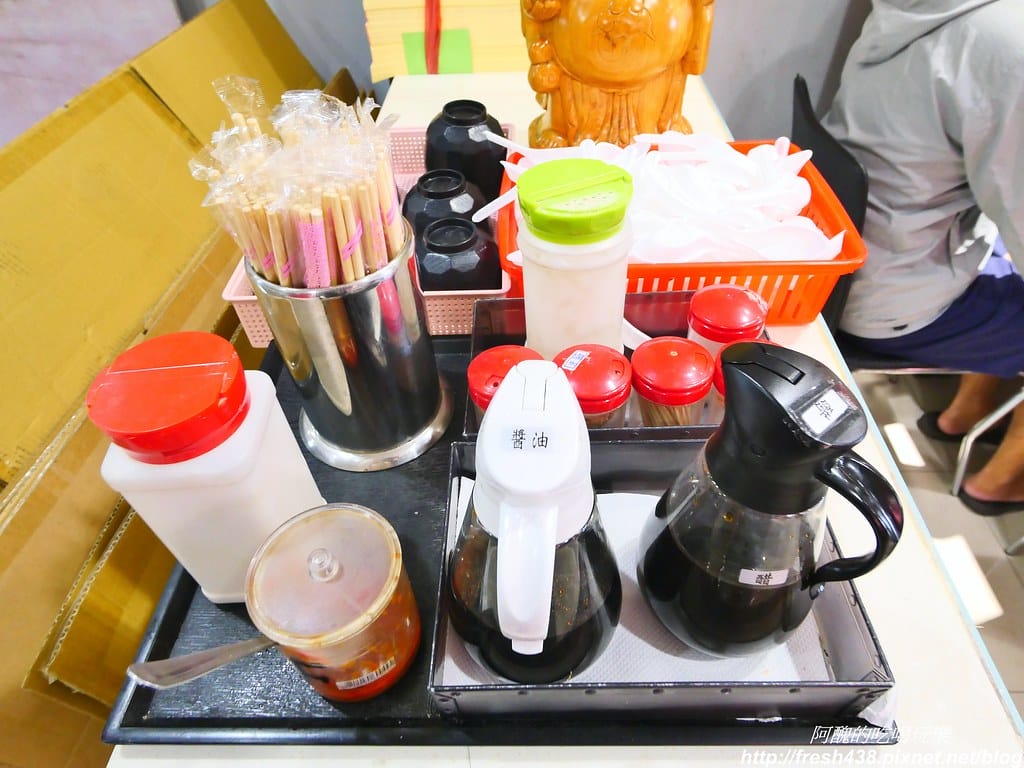 【花蓮美食】正品蚵仔煎,吹冷氣吃蚵仔煎,紅茶免費喝到飽。 - 第10張圖 9