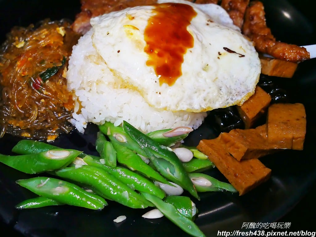 【花蓮美食】正品蚵仔煎,吹冷氣吃蚵仔煎,紅茶免費喝到飽。 - 第25張圖 21-2
