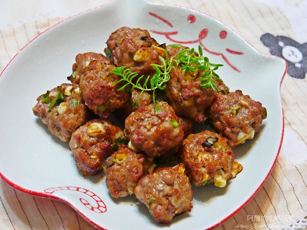 【氣炸鍋食譜】氣炸蒜香肉丸子,隨便拌拌就超級好吃! - 第8張圖 P1970617