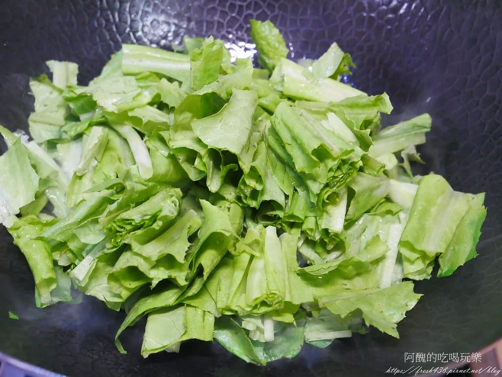 蒜炒A菜,3分鐘上菜,給您一盤香噴噴的炒青菜。 - 第4張圖 P1970757
