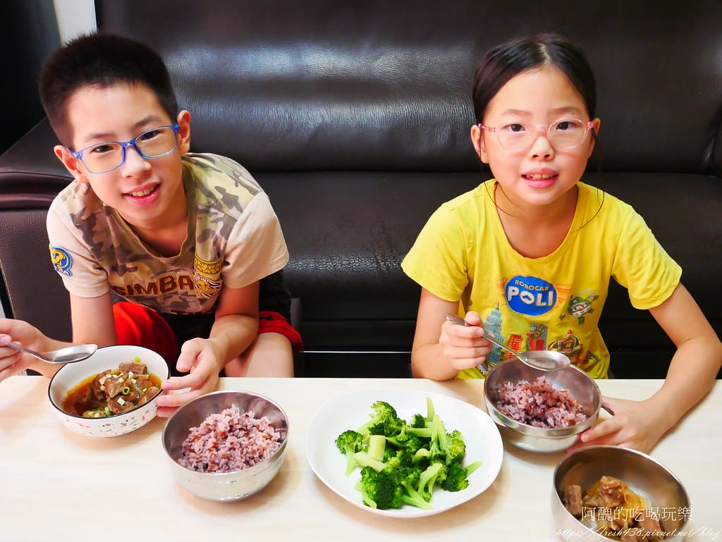 【電鍋食譜】洋蔥燉牛肉,兩樣食材煮出香噴噴的料理,快點學起來。 - 第16張圖 P1980148