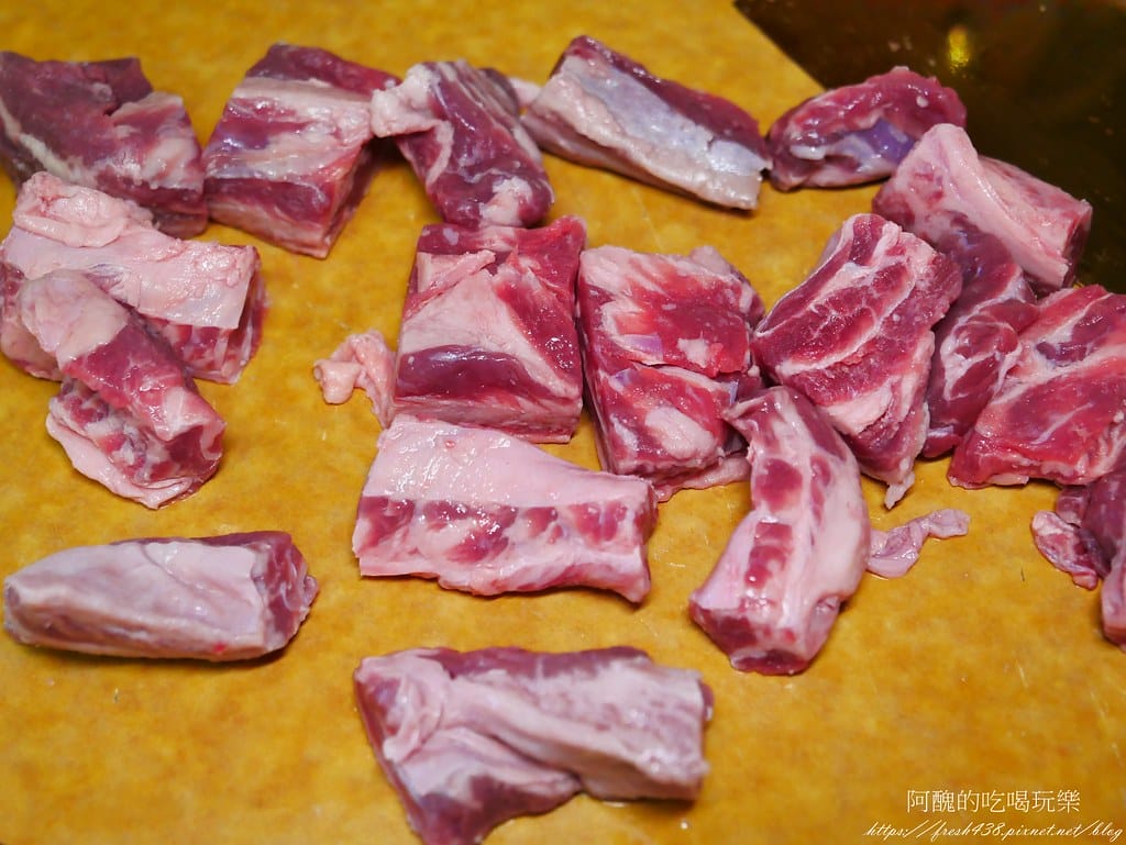 【電鍋食譜】洋蔥燉牛肉,兩樣食材煮出香噴噴的料理,快點學起來。 - 第3張圖 P1980135