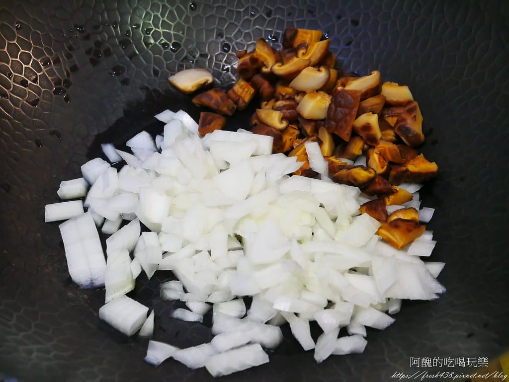 洋蔥香菇肉燥飯,一鍋到底,不加糖,用洋蔥取代,更鮮美健康! - 第3張圖 P1980316