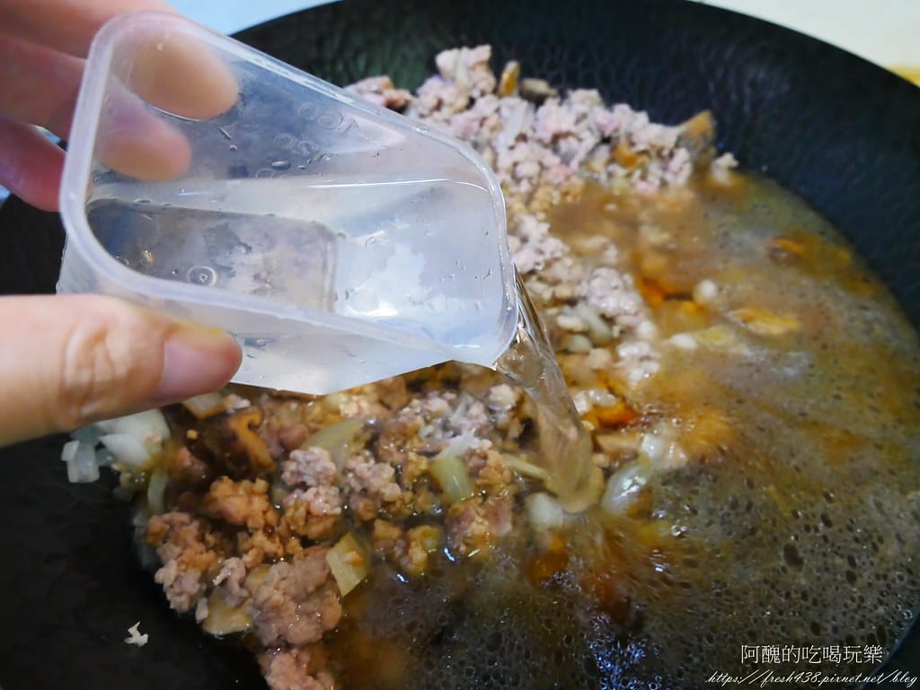 洋蔥香菇肉燥飯,一鍋到底,不加糖,用洋蔥取代,更鮮美健康! - 第6張圖 P1980319