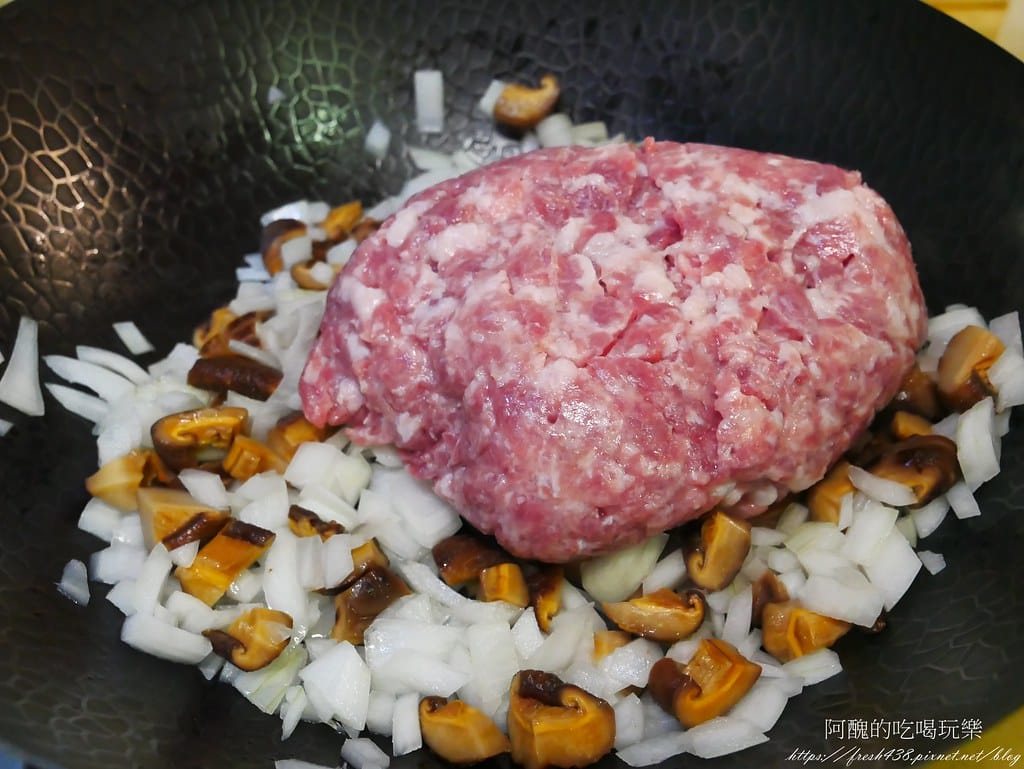 洋蔥香菇肉燥飯,一鍋到底,不加糖,用洋蔥取代,更鮮美健康! - 第4張圖 P1980317