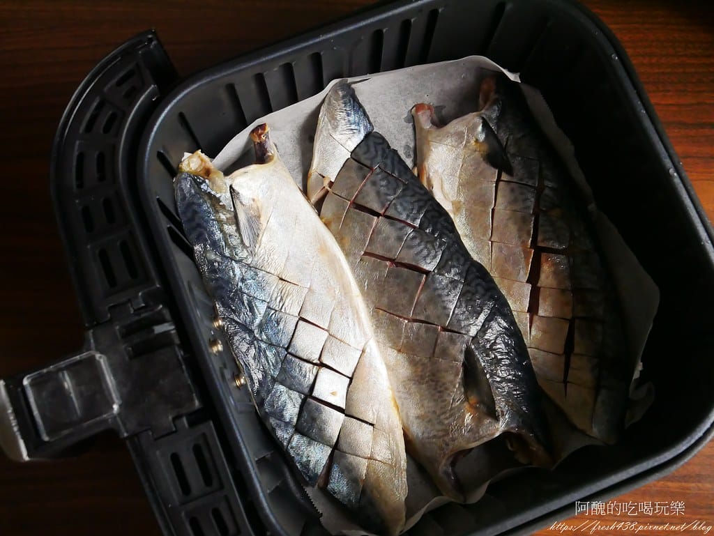 【氣炸鍋食譜】鹽烤鯖魚,無油料理,日式定食超簡單! - 第5張圖 P1980456