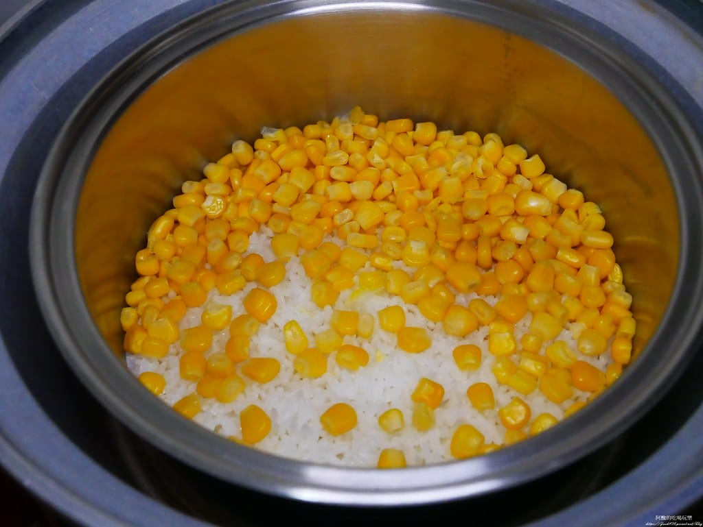 【電鍋食譜】蝦仁玉米炊飯,掌握一秘訣,蝦仁不過老,保證超好吃! - 第10張圖 P1980495