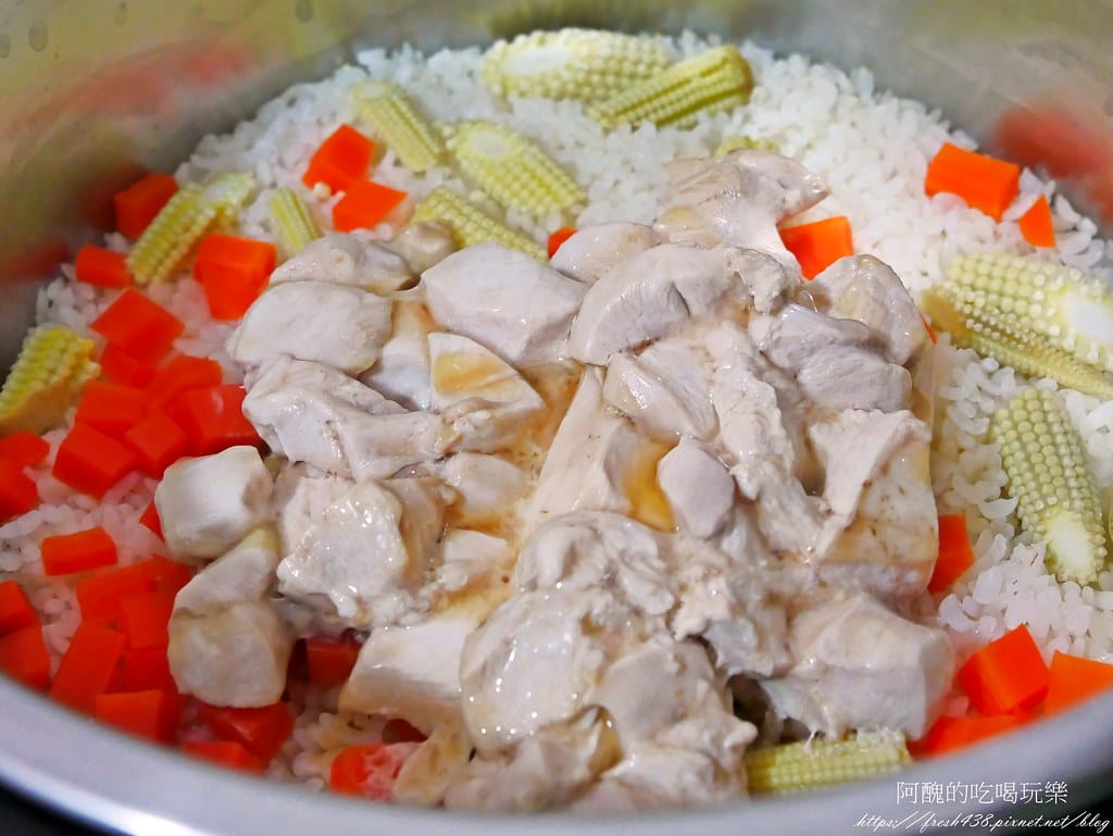 【電鍋食譜】雞胸肉炊飯,只要一招,雞胸肉超級多汁軟嫩、沒腥味! - 第10張圖 P1990142