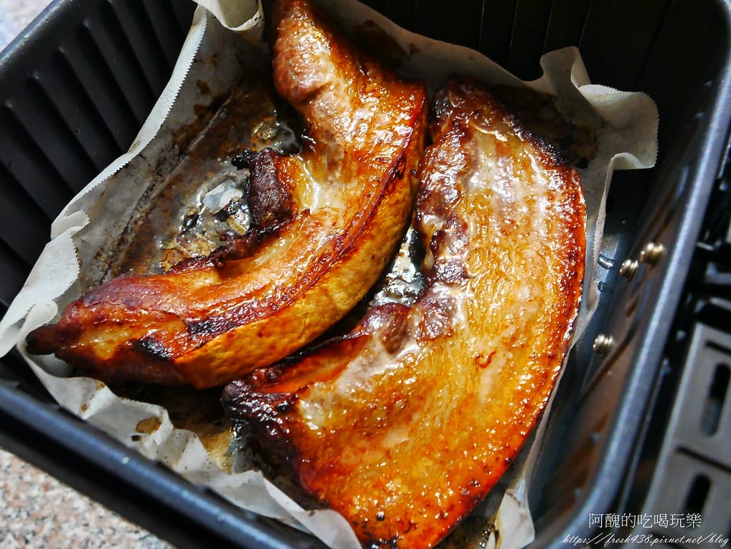【氣炸鍋食譜】氣炸五花肉,4樣材料就完成,燒肉這樣做超簡單,太銷魂啦! - 第12張圖 P1990346